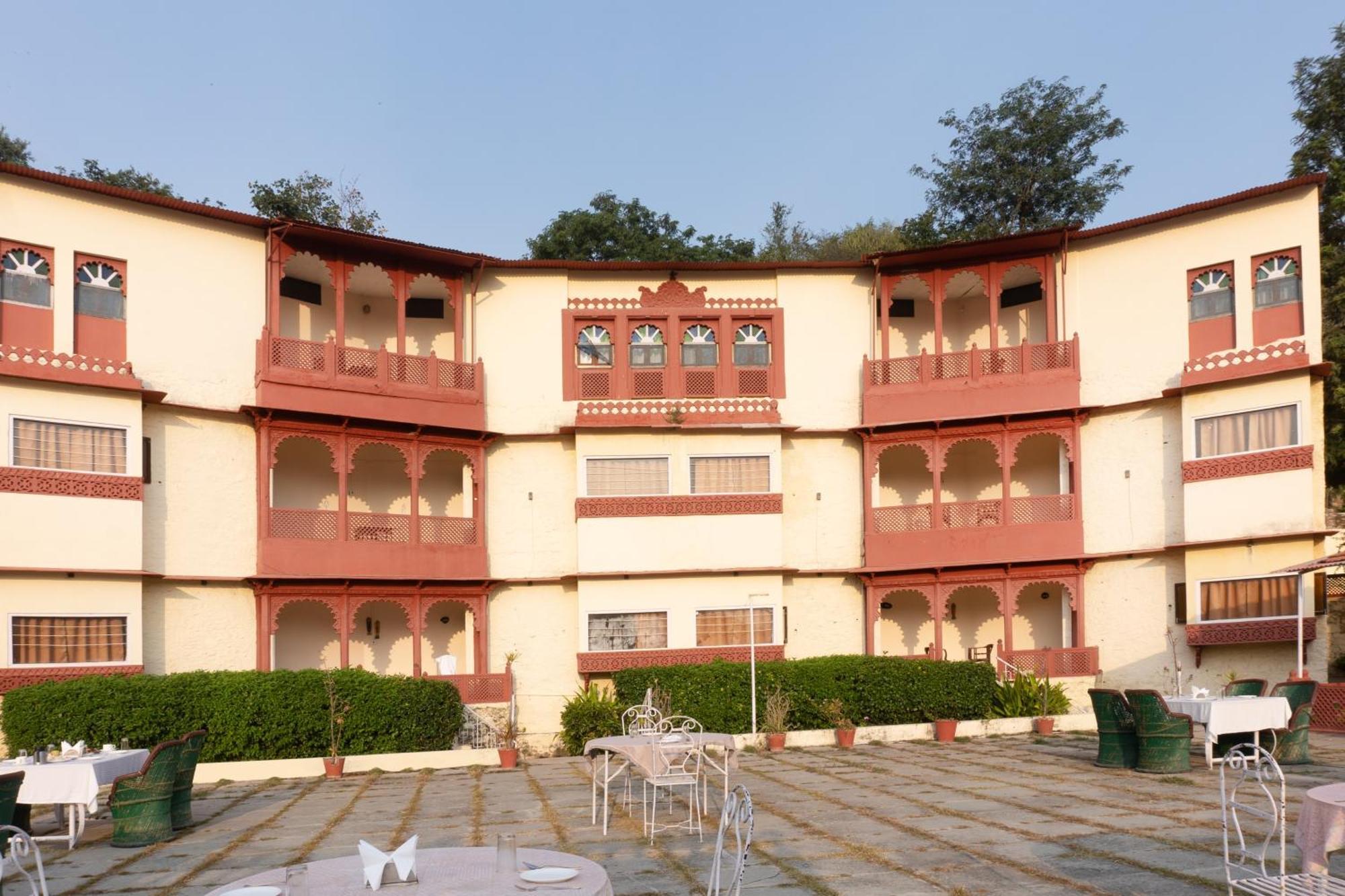 Treebo Kumbhal Castle, 2 Km From Kumbalgarh Fort Kumbhalgarh Exteriör bild